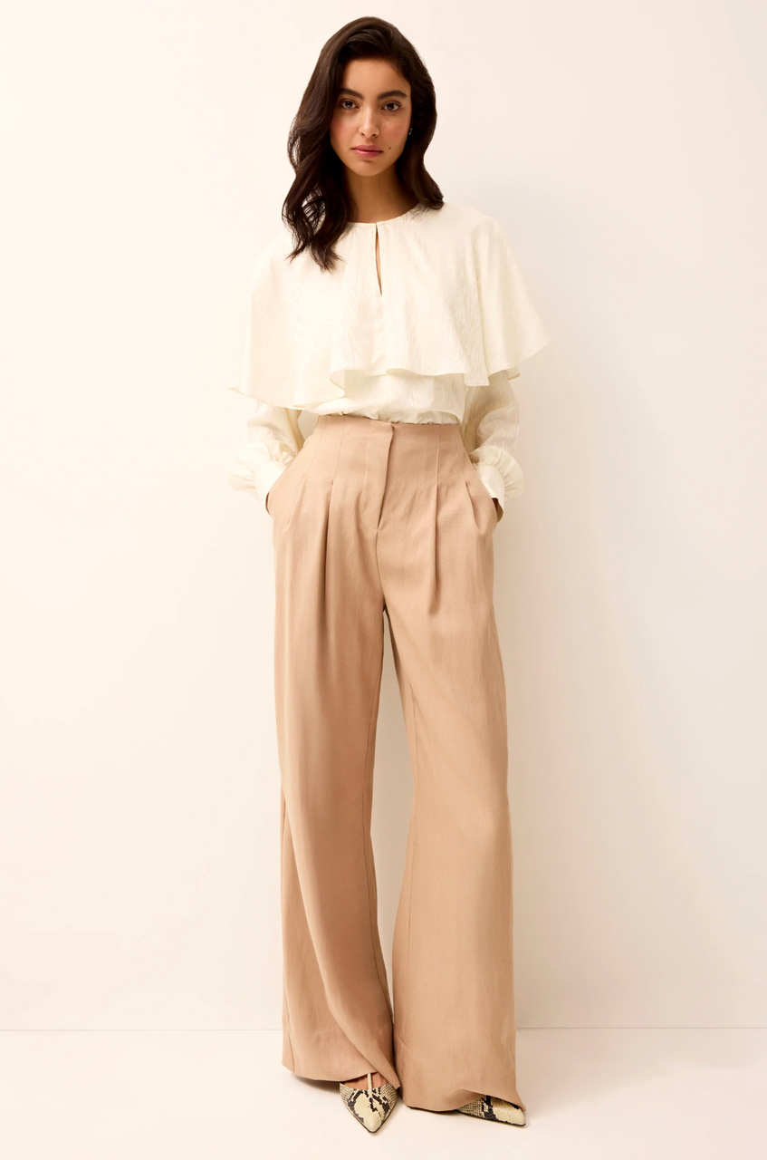 Macbee Pant in Sesame