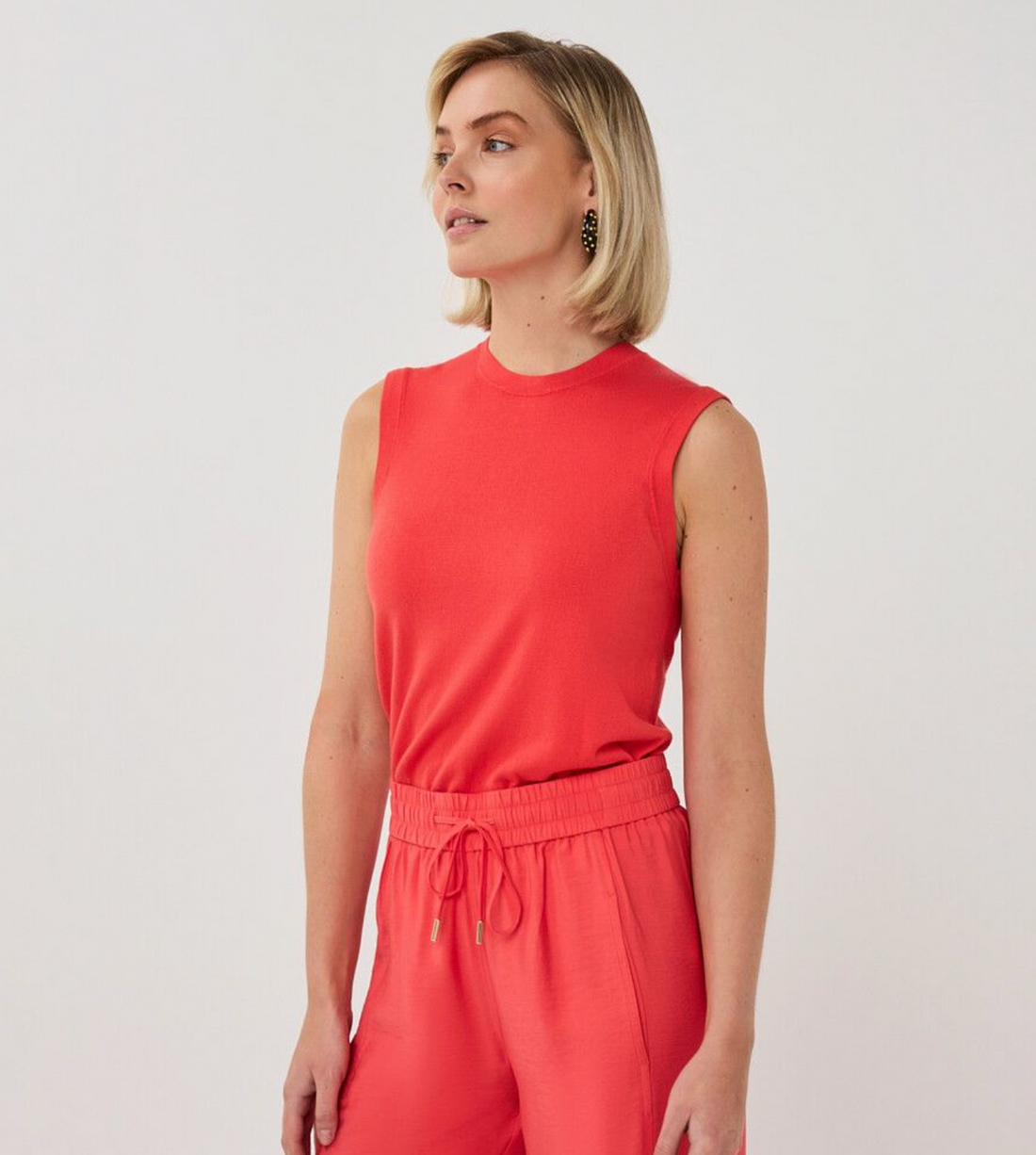 Sleeveless Sweater Top Basic Knit in Chili Red