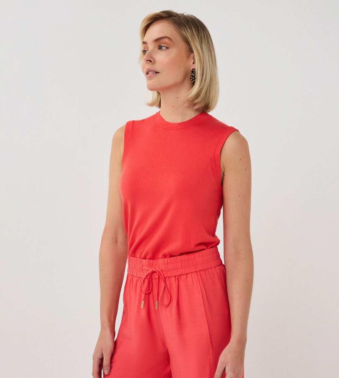 Sleeveless Sweater Top Basic Knit in Chili Red