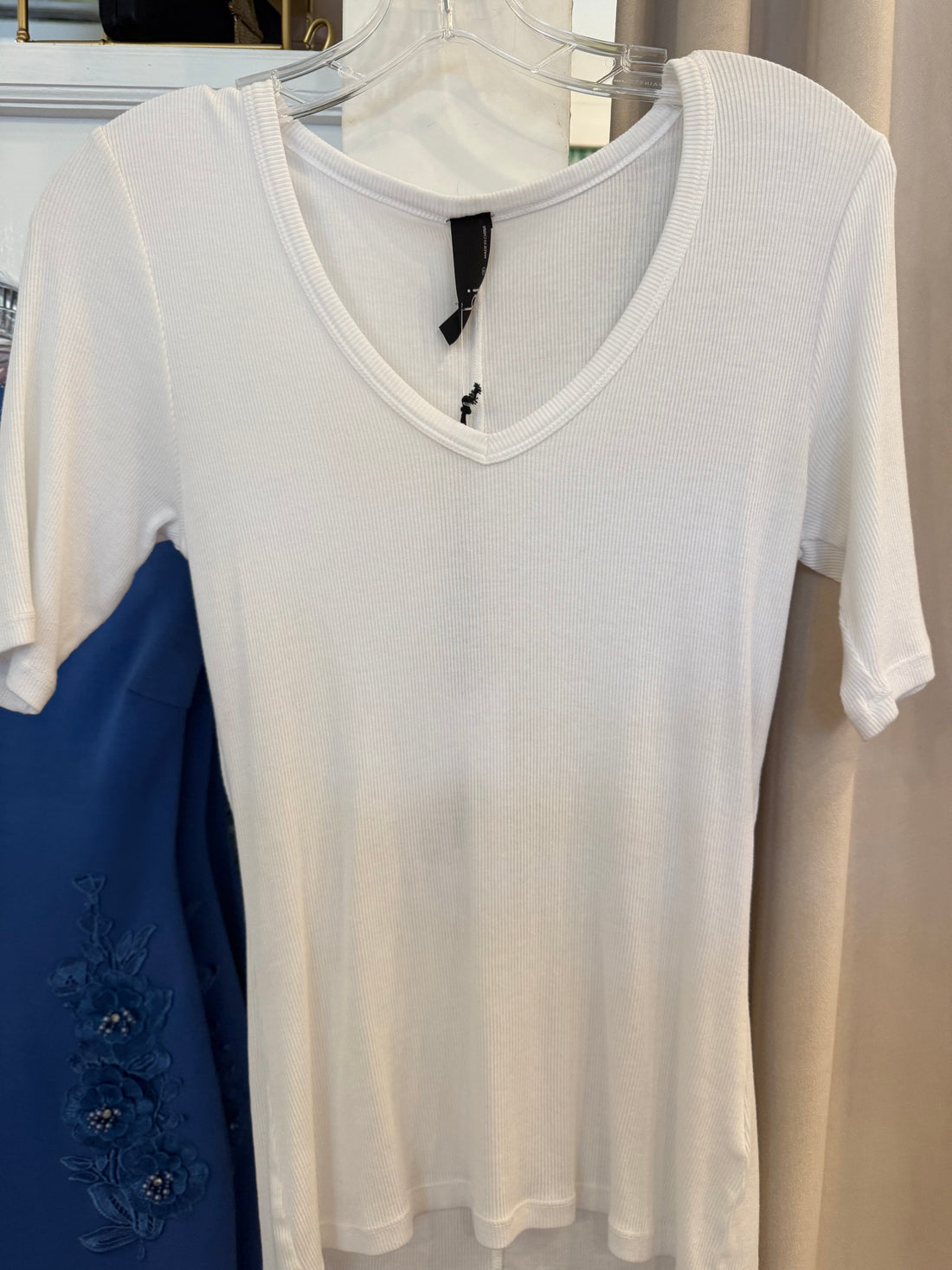 V-neck Midi Sleeve Tee