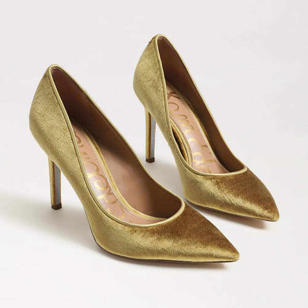 Hazel Pointed Toe Pump in Peridot Green Velvet