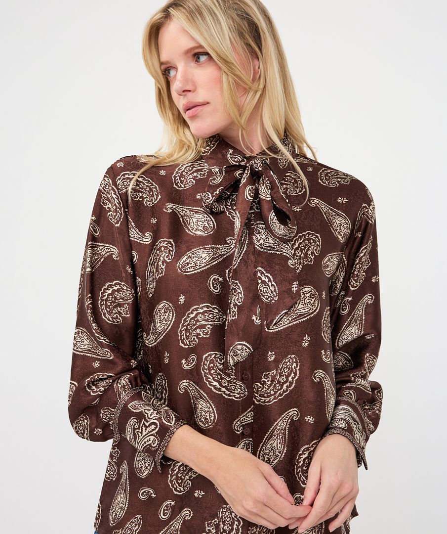 Blouse Bow Warm in Brown Paisley